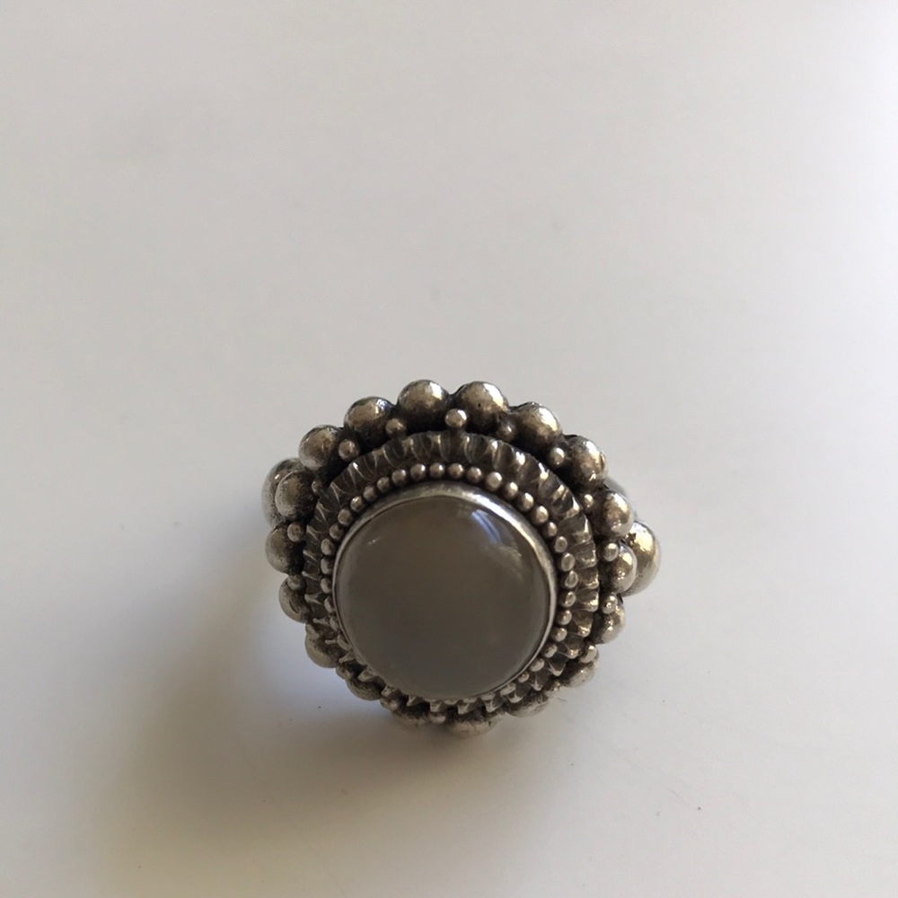 Vintage sterling silver ring with Moonstone.